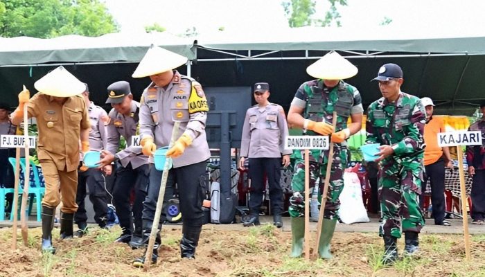 Dukung Swasembada Pangan, Pj Bupati Pamekasan Ikuti Penanaman Jagung Serentak 1 Juta Hektar