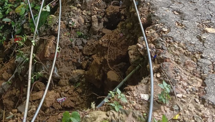 Miris, Tebing Jalan Mengalami Erosi di Desa Bangkes Tidak Ada Perhatian Dari Pemerintah Daerah Maupun Pemerintah Desa