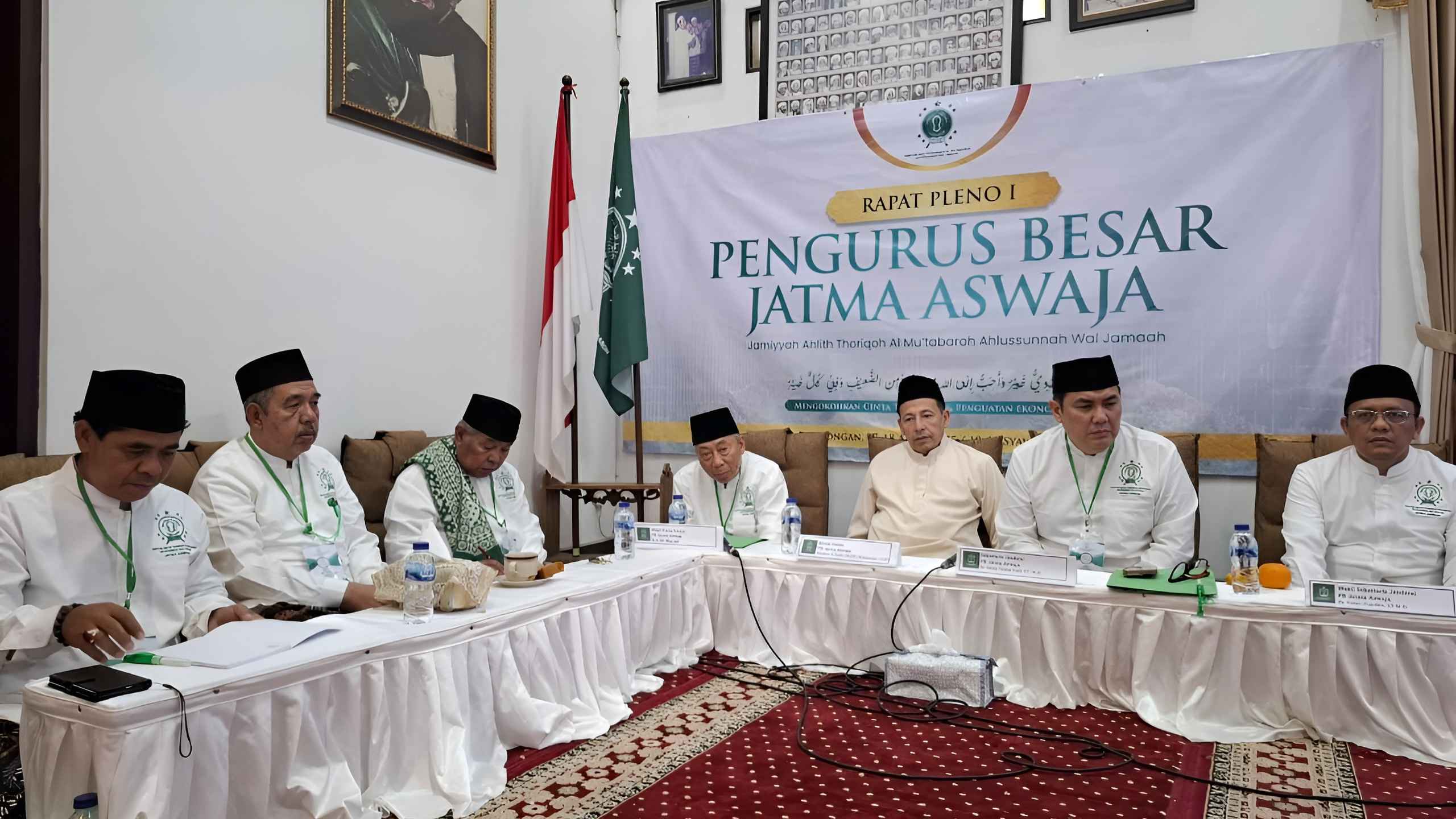 Rapat Pleno 1 Pengurus Besar Jatma Aswaja yang dipimpin langsung oleh Habib Muhammad Luthfi bin Ali bin Yahya di Pekalongan.