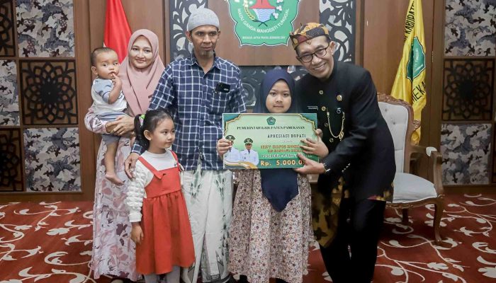 Bupati Pamekasan Apresiasi Hafiz Cilik 6 Tahun dengan Beasiswa Pendidikan