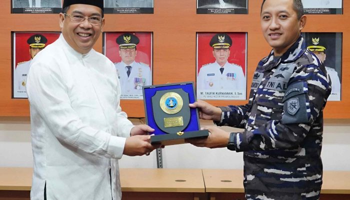 Perkuat Sinergi Maritim, Wali Kota Probolinggo Terima Kunjungan Komandan Lanal Banyuwangi