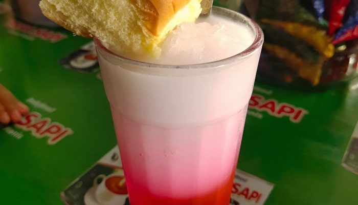 Es Sudi Mampir: Rahasia Segelas Kesegaran Legendaris yang Tetap Laris di Tengah Gempuran Minuman Modern