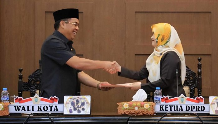 Wali Kota dan Ketua DPRD Probolinggo Tunjukkan Sinergi dalam Rapat Paripurna Bahas Raperda Strategis