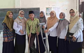 Langkah Kecil Penuh Arti: Puskesmas Bandaran dan Pemdes Larangan Slampar Bantu Remaja Disabilitas