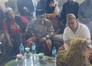 Peduli Petani, Bupati Kholilurrahman Pantau Proses Jual Beli Tembakau di Pamekasan