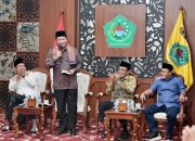Menteri Koperasi RI Ferry Juliantono berbicara di Pendopo Agung Ronggosukowati Pamekasan bersama Bupati KH Kholilurrahman dalam pembahasan program KDKMP.