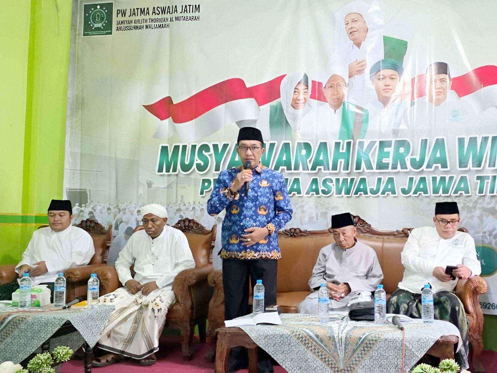Bupati Pamekasan Kholilurrahman memberikan sambutan dalam acara MUSKERWIL PW JATMA ASWAJA Jawa Timur di Pamekasan.