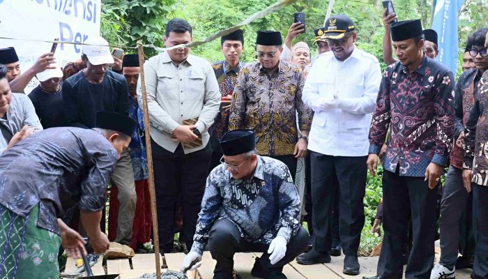 Mendikdasmen dan PC Muhammadiyah Resmikan Peletakan Batu Pertama Jembatan Ihdinas Sirotol Mustaqim di Karang Penang Sampang