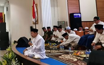 Pertemuan silaturahmi organisasi keagamaan di Subang, Habib Luthfi berbicara di hadapan peserta