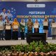 Perwakilan Dinas Kesehatan Kabupaten Pamekasan menerima penghargaan Terbaik I Perencanaan Kebutuhan SDM Kesehatan tingkat Provinsi Jawa Timur di Surabaya.