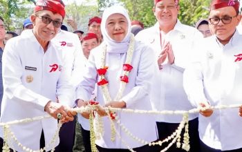 Didampingi Bupati Kholilurrahman, Khofifah Resmikan Bazar Koperasi dan UMKM, Pamekasan Jadi Pusat Hari Koperasi Jatim 2026