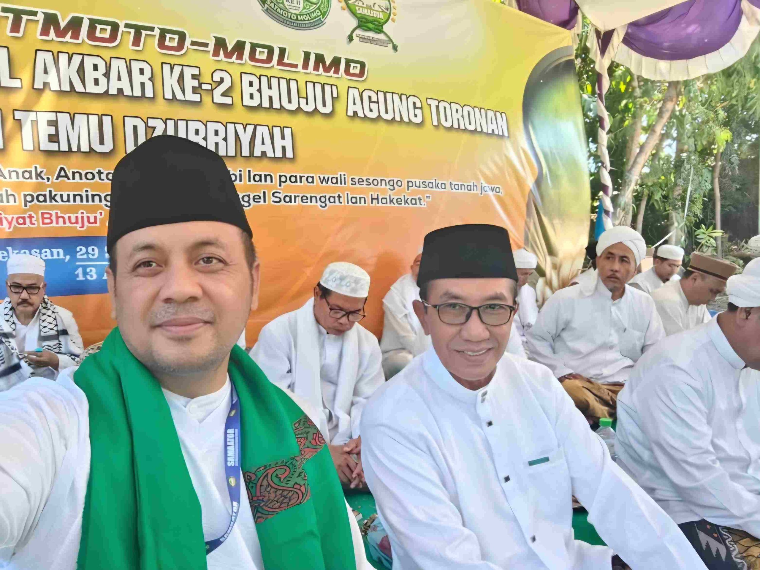 Bupati Pamekasan Kholilurrahman bersama panitia dan dzurriyah dalam acara Haul ke-2 Bujuk Agung Toronan.