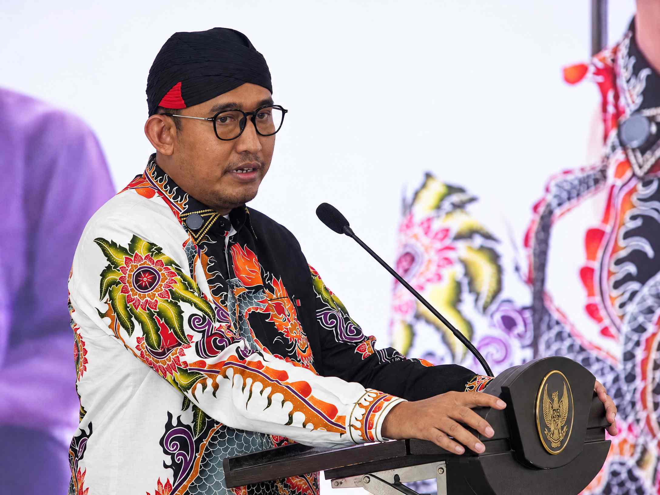 Bupati Sumenep Achmad Fauzi Wongsojudo mengimbau warga menghindari pembakaran daun kering dan lahan.