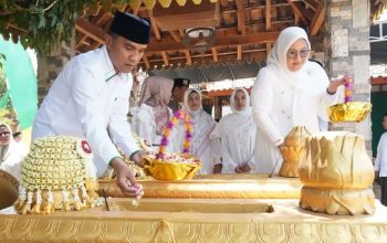 Bupati Bangkalan Lukman Hakim mengikuti ziarah makam leluhur pada Hari Jadi Bangkalan ke-495.